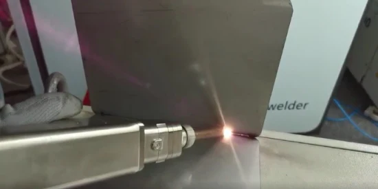 Hocheffizientes kundenspezifisches Handschweißgerät 1000 W Laserschweißgerät